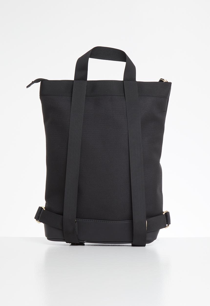 Kapten & Son - Umea - all black