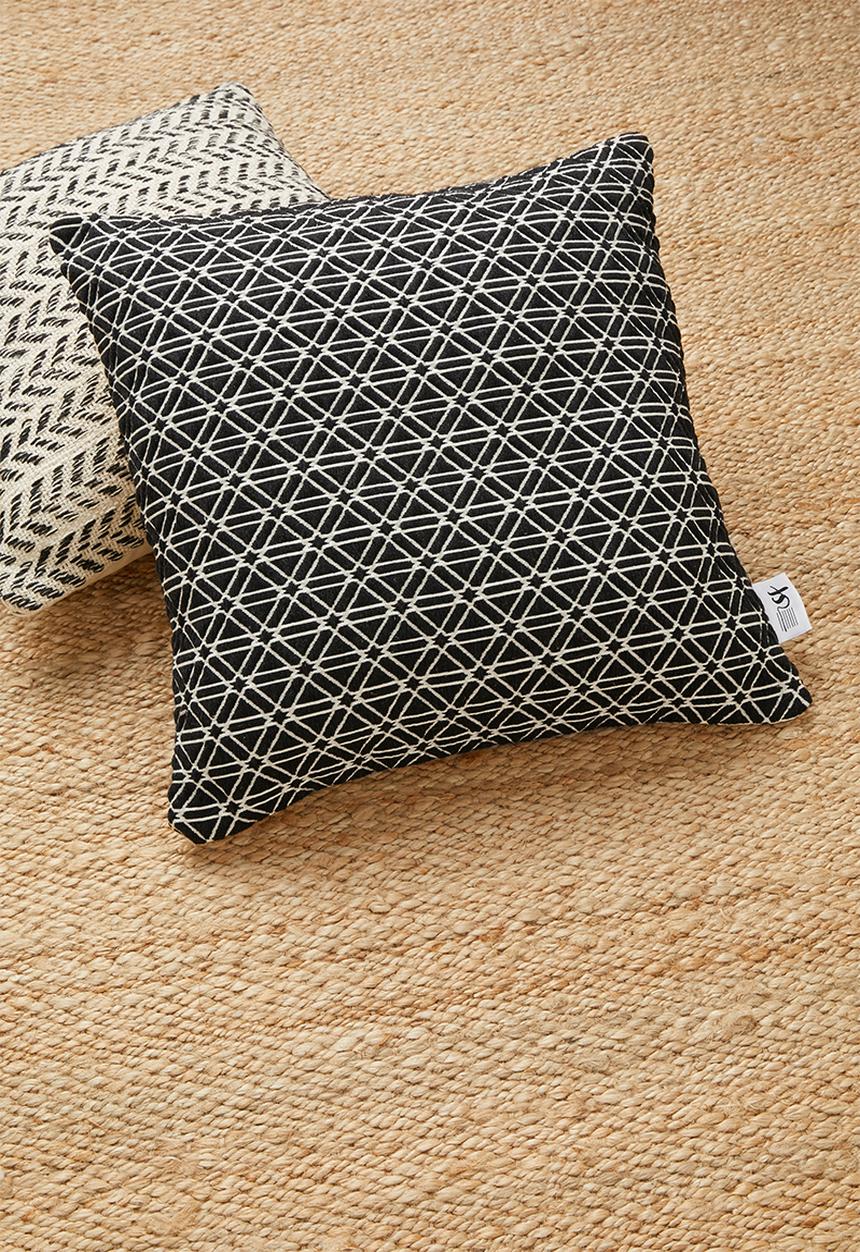 Sixth Floor - Fora cushion cover - black/white
