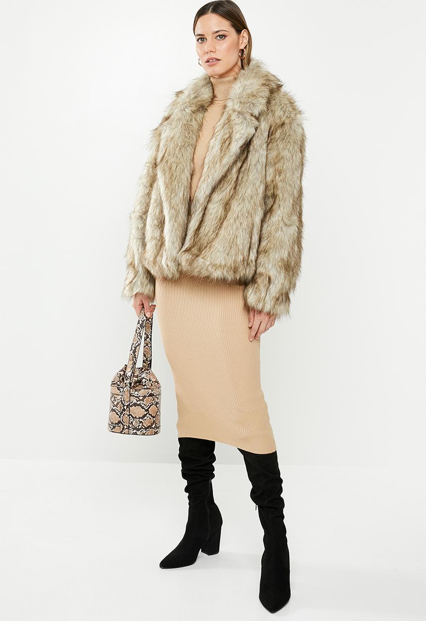Missguided - Short vintage collar faux fur coat - brown