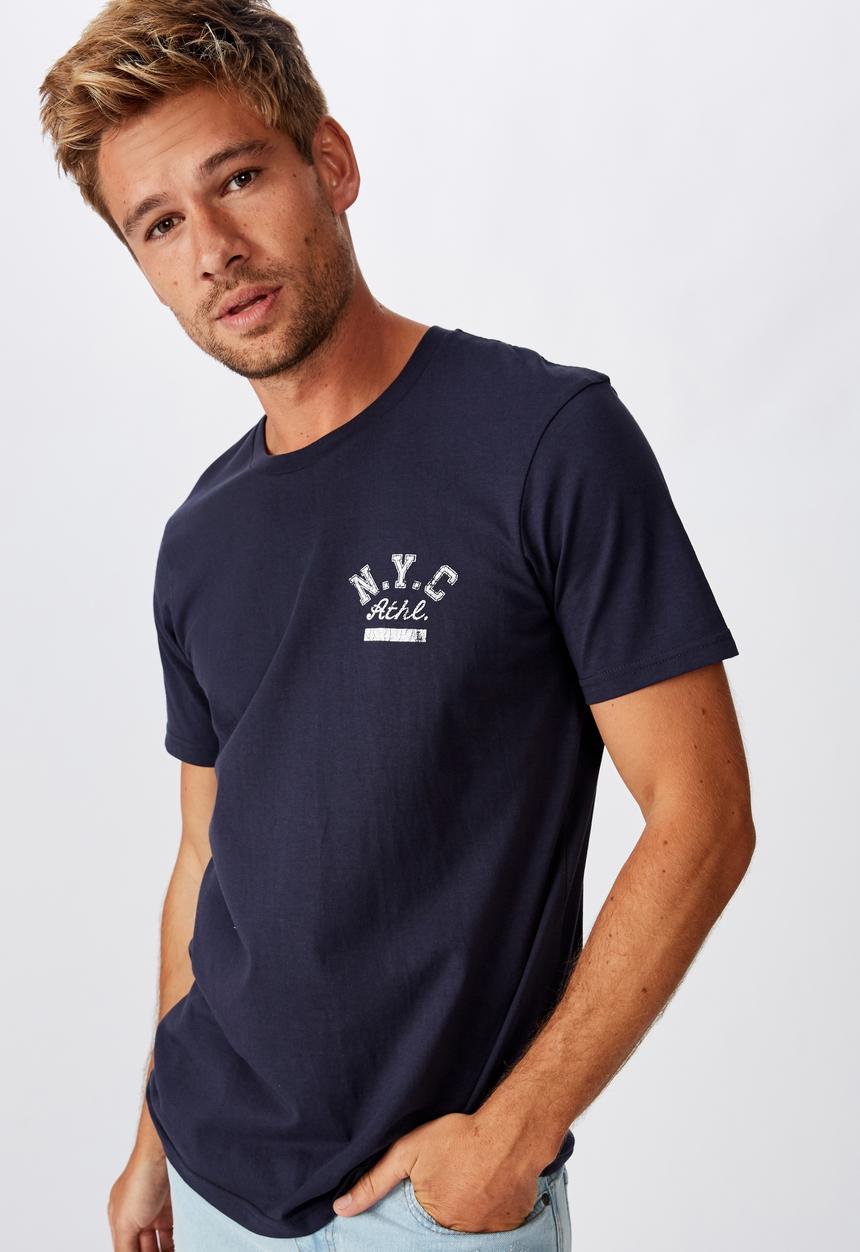 Cotton On - N.Y.C athl chest Tbar cny T-shirt - navy
