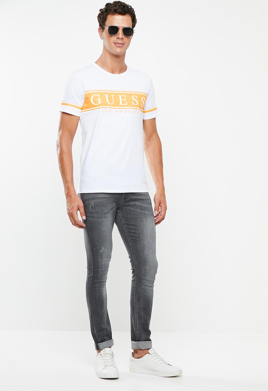 GUESS - Guess horizontal tee - white