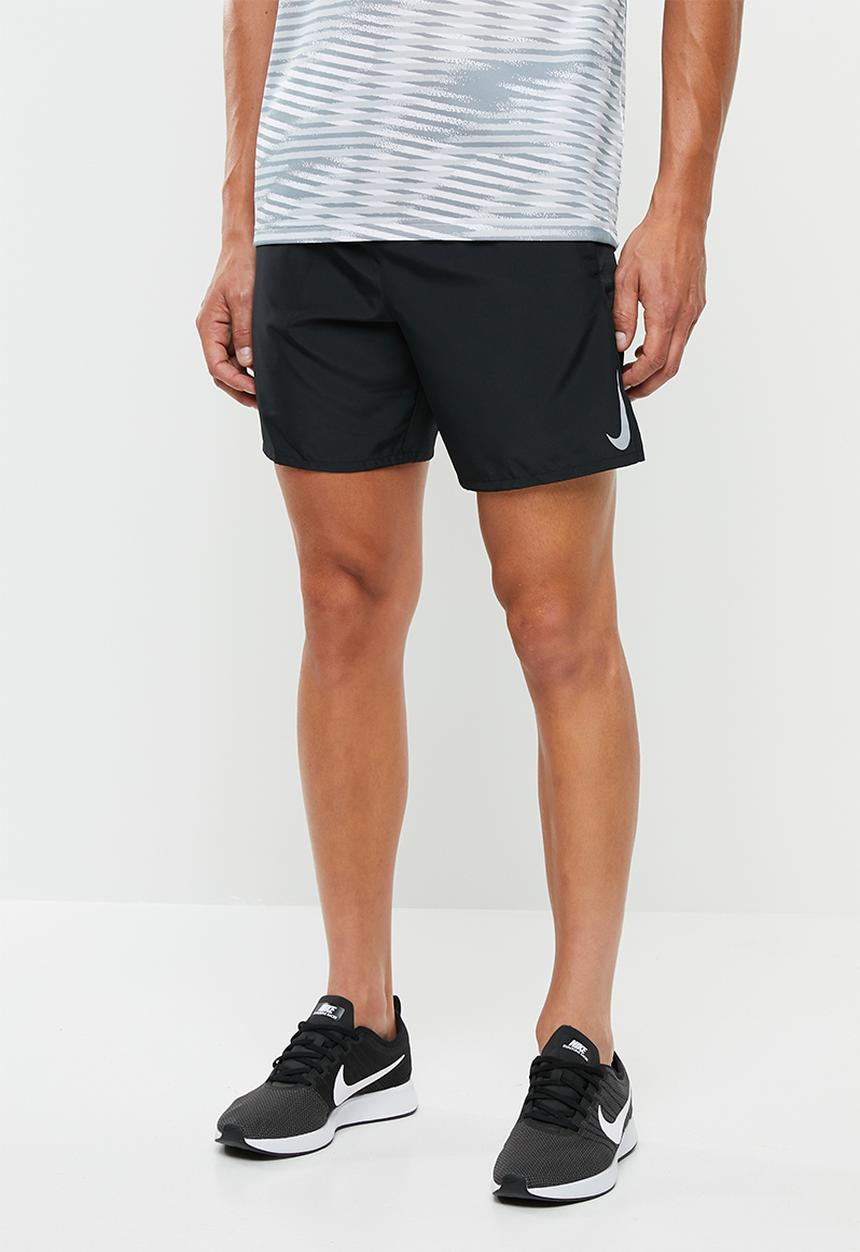 Nike - Nike challenger 7-inch shorts - black