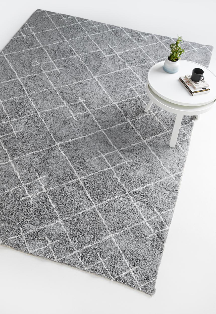 Sixth Floor - Diamond tufted rug - grey & white