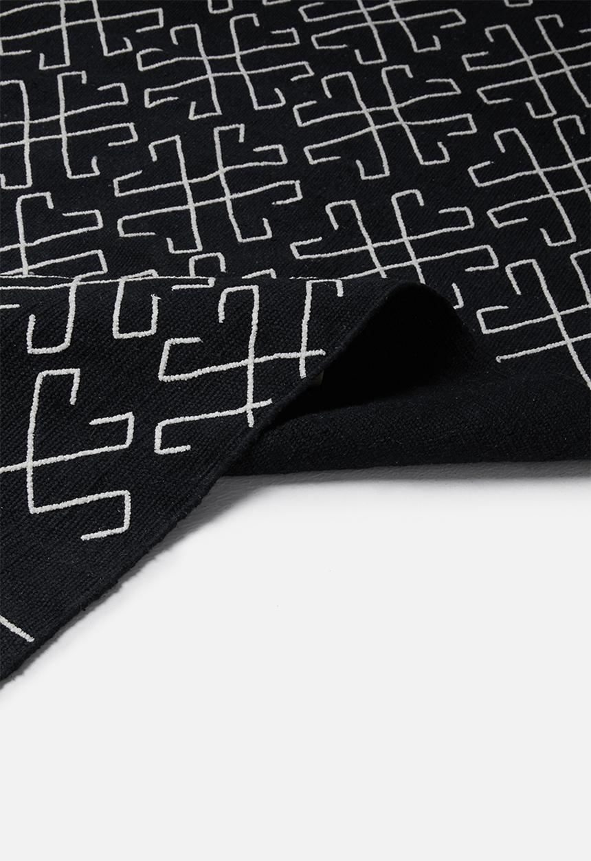 Sixth Floor - Ambrosia woven rug - black & white