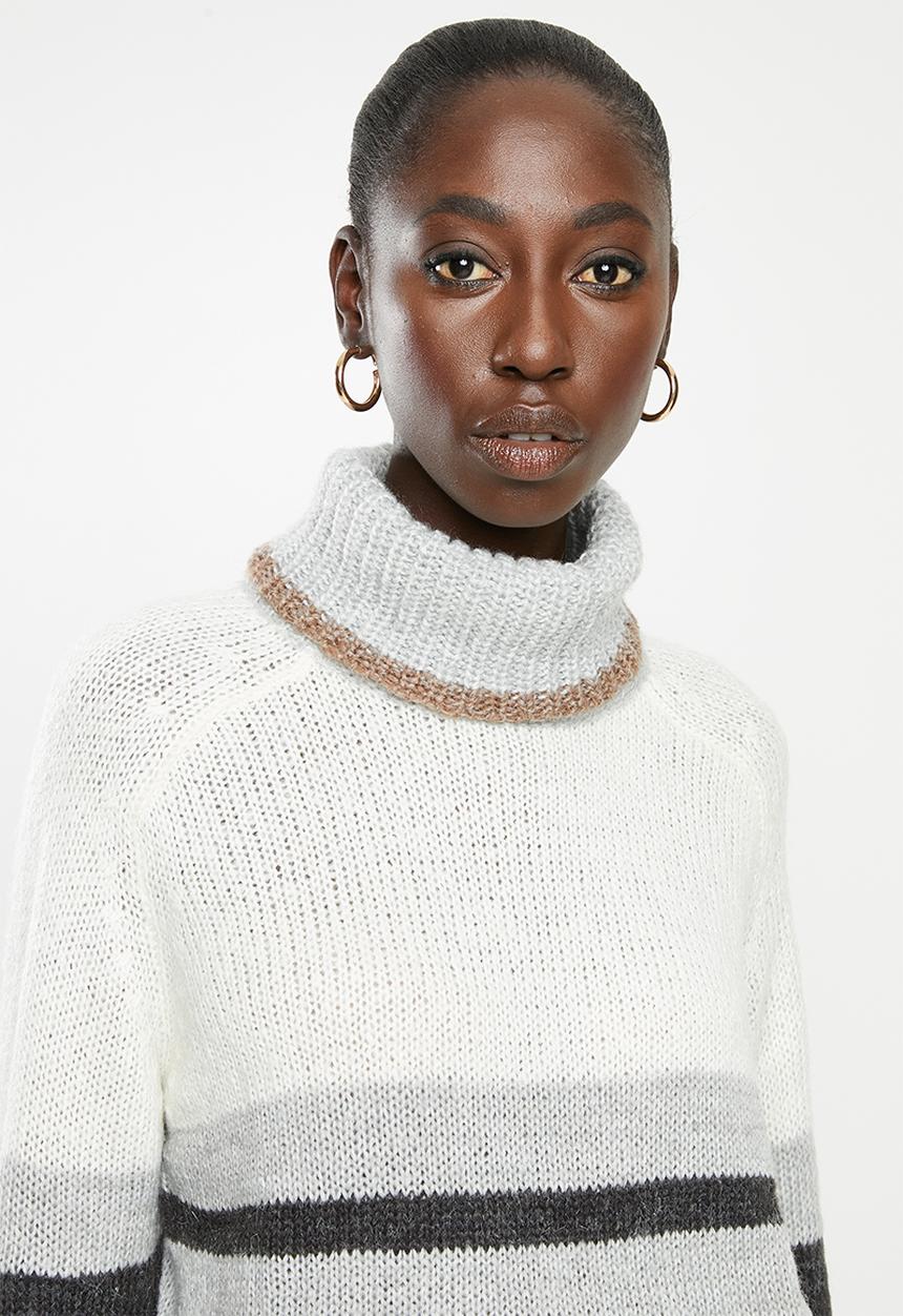 Jacqueline de Yong - Cordelia long sleeve Hi-neck pullover knit - multi