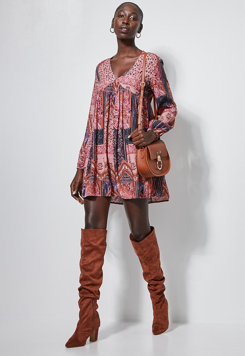 Superbalist - V-neck swing dress - coral tile