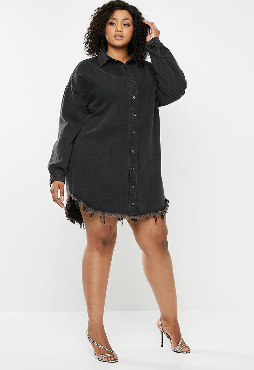 Missguided - Curve oversized fray hem denim dress - black