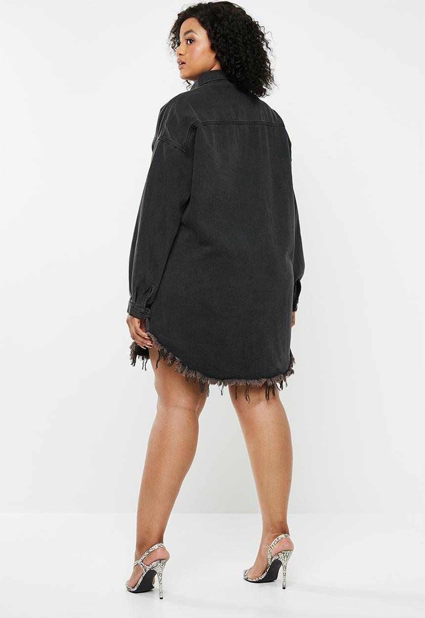 Missguided - Curve oversized fray hem denim dress - black