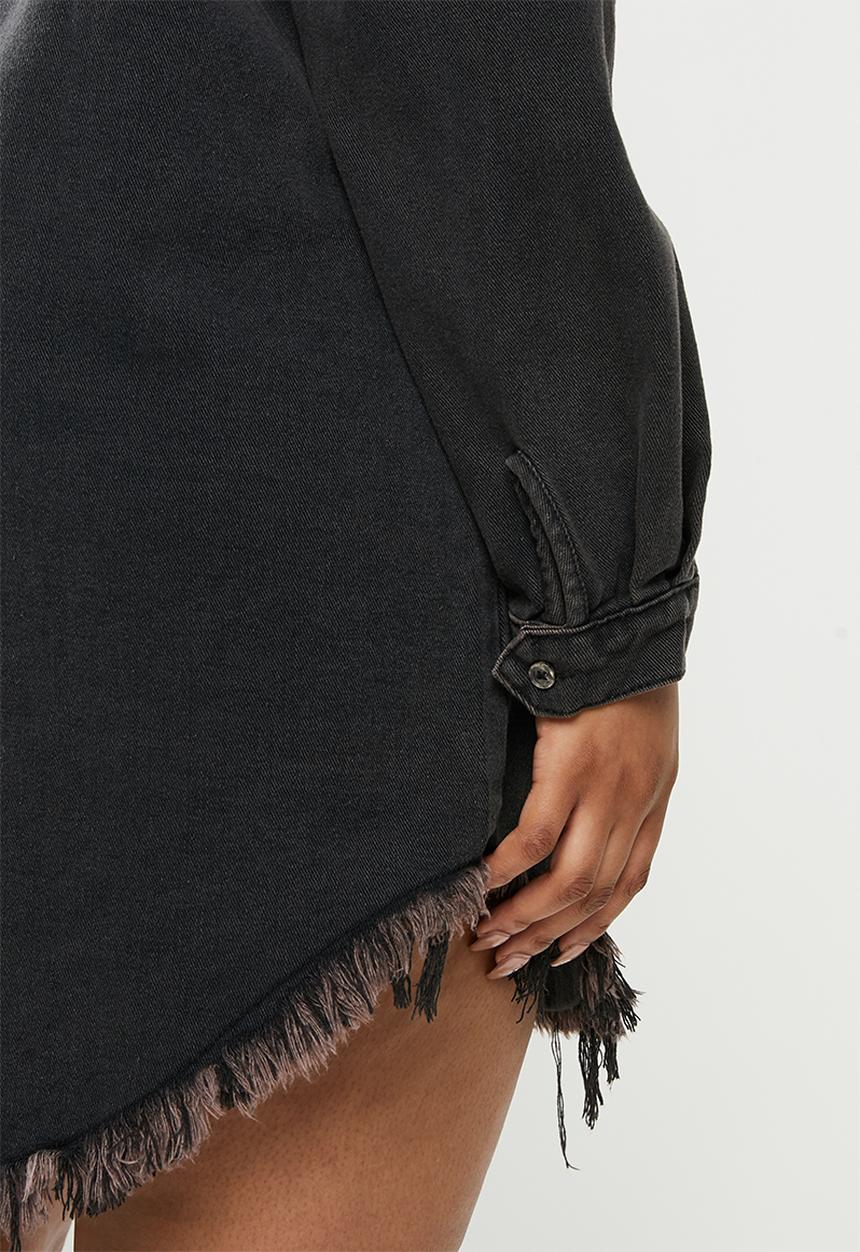 Missguided - Curve oversized fray hem denim dress - black
