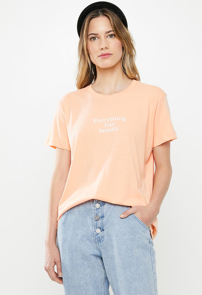 Cotton On - Classic slogan T-shirt everything has beauty - peach