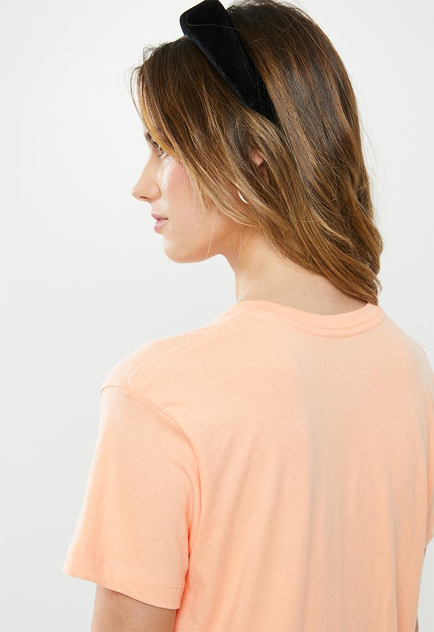 Cotton On - Classic slogan T-shirt everything has beauty - peach