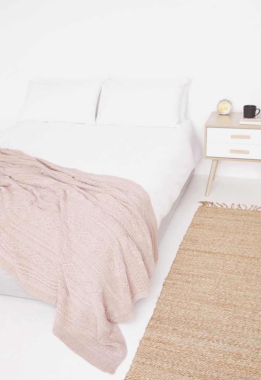Sixth Floor - Ida throw - pink