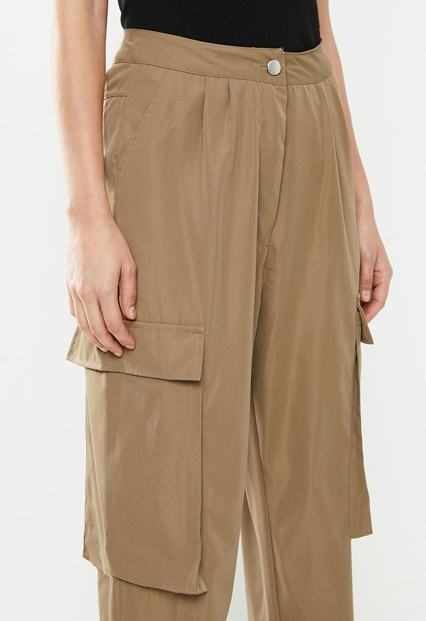 Missguided - Pleat front turn up hem cargo trouser - beige