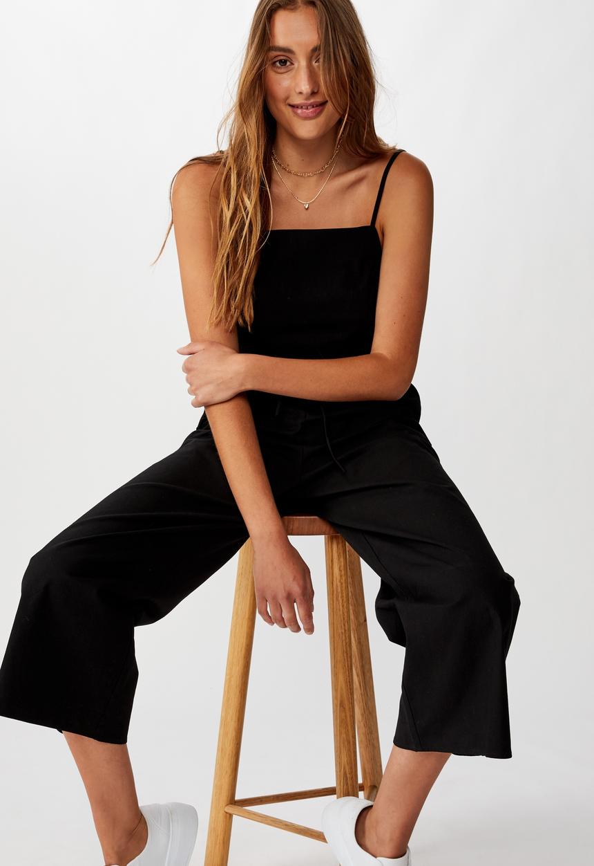 Cotton On - Woven Amanda pinafore jumpsuit - black
