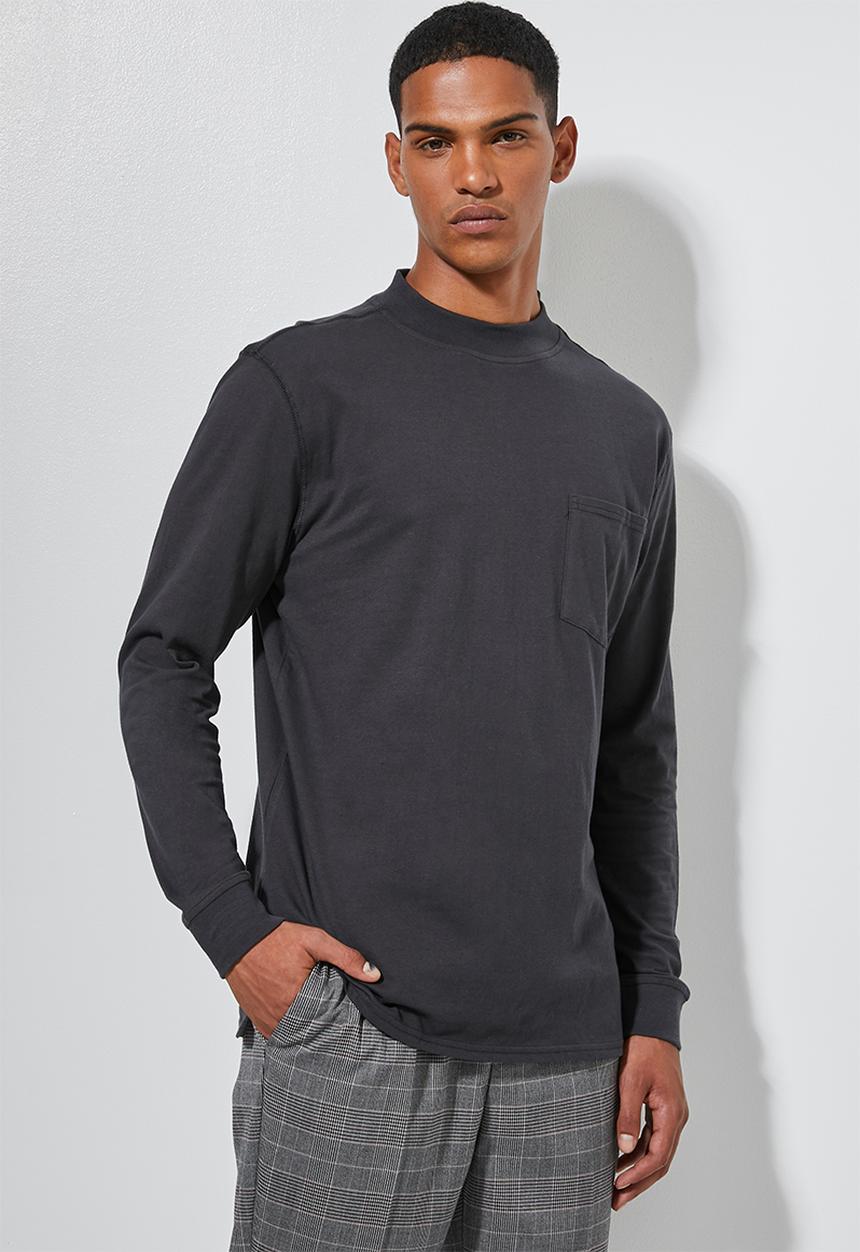 Superbalist - High neck pocket tee - black