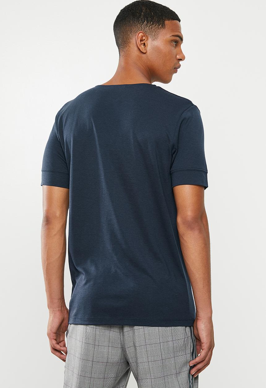 Selected Homme - Amos split neck tee - blue