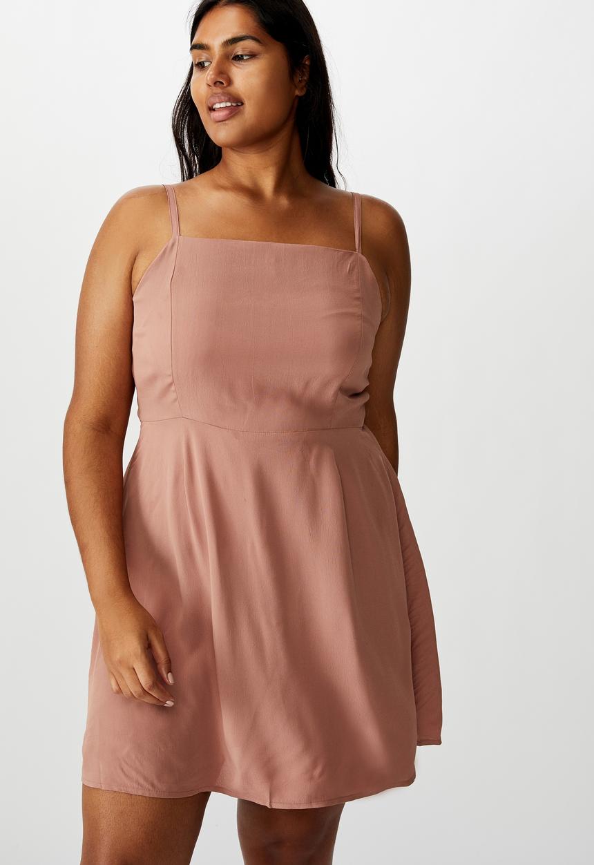 Cotton On - Curve woven Kendall dress - pink