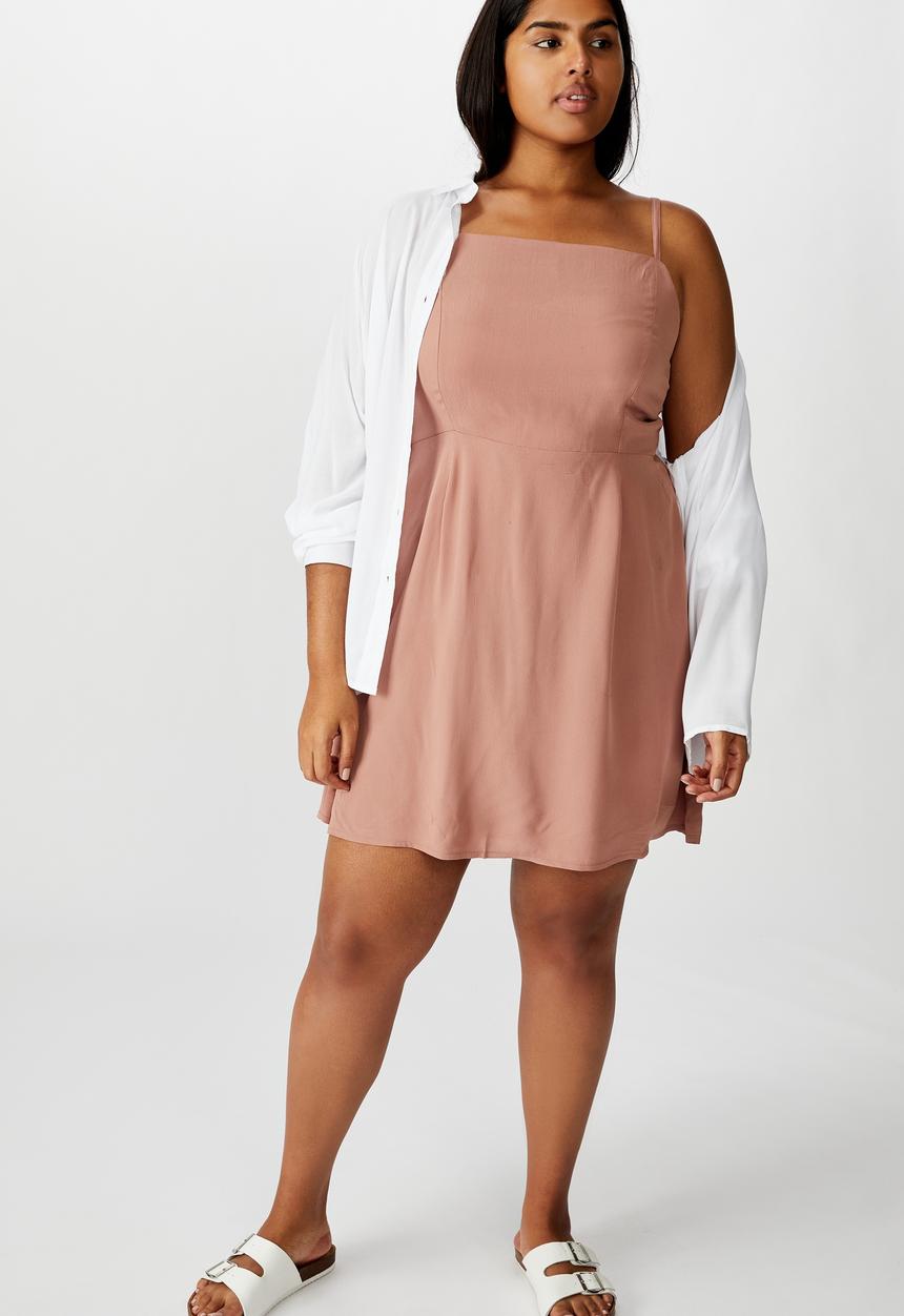 Cotton On - Curve woven Kendall dress - pink