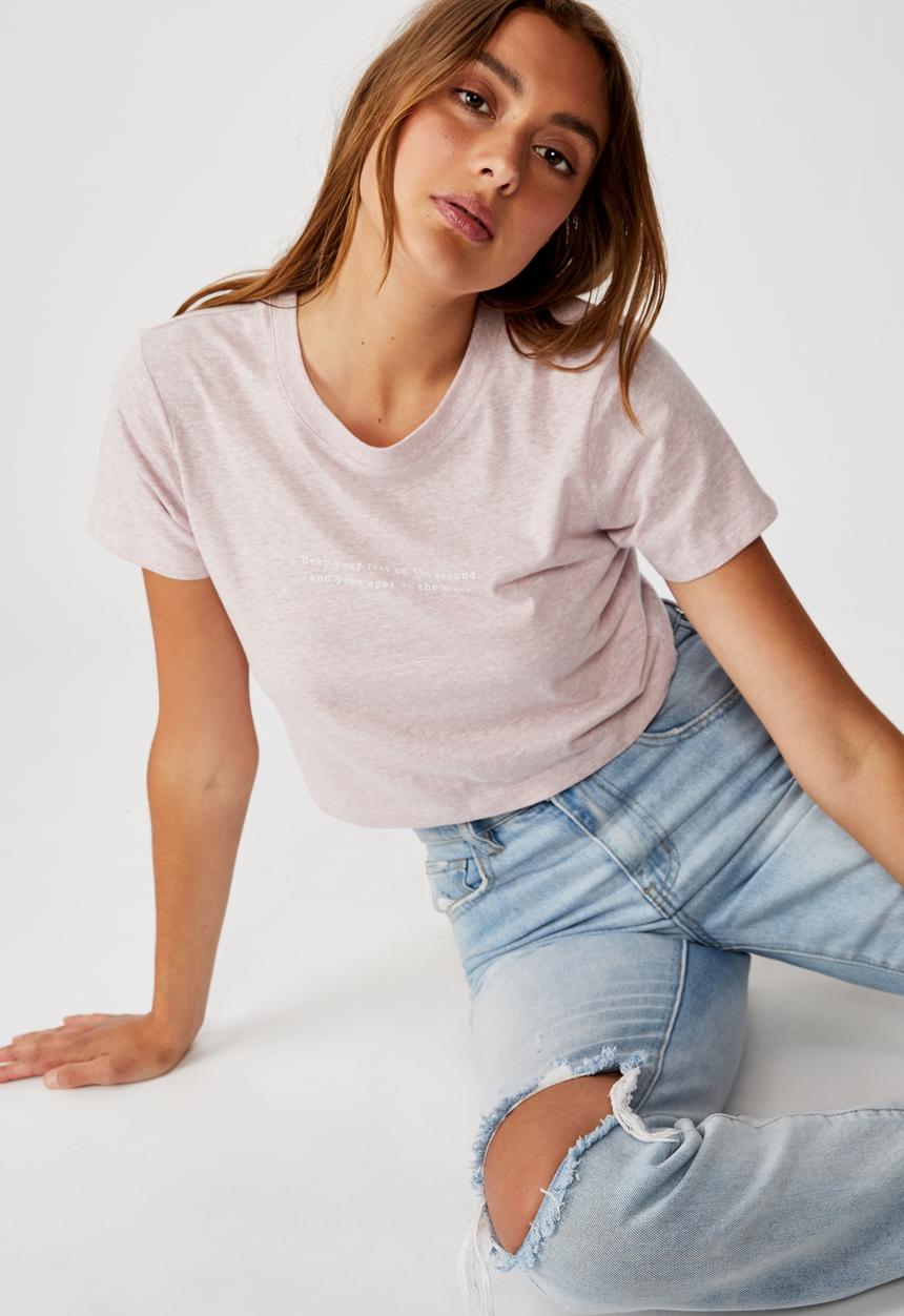 Cotton On - Tbar Cara graphic crop T-shirt eyes on the star - purple 