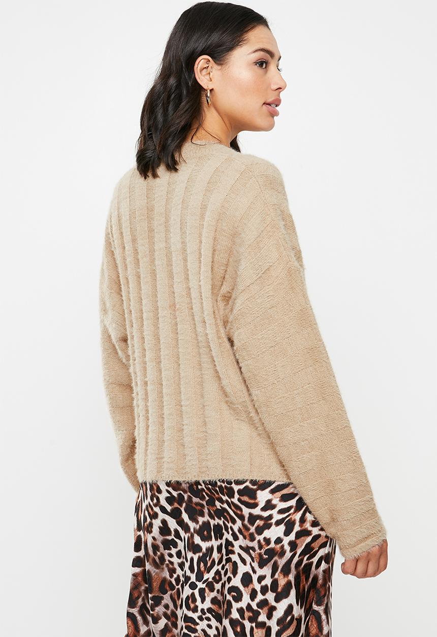Missguided - Fluffy v-neck jumper - beige