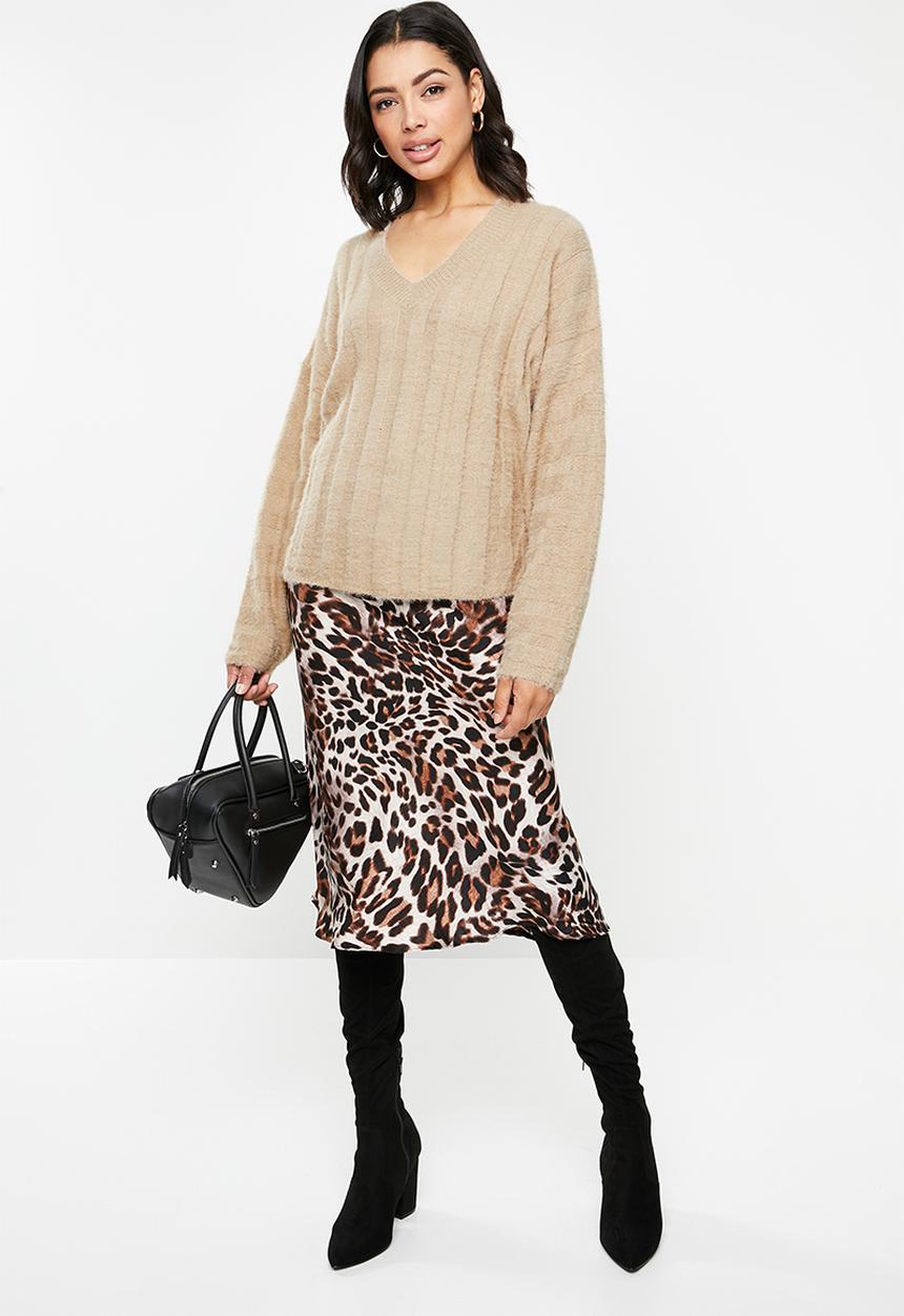 Missguided - Fluffy v-neck jumper - beige