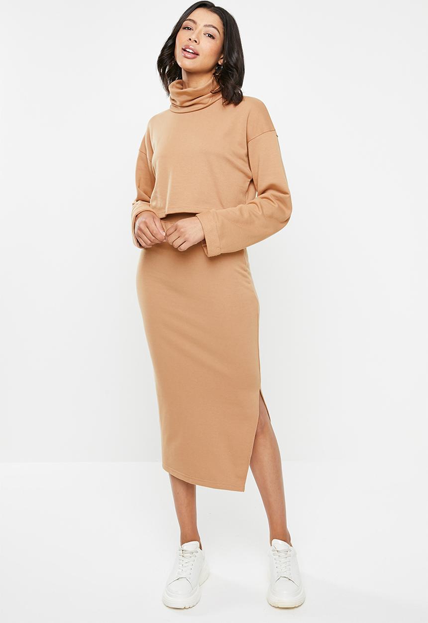 Missguided - Co ord cowl neck crop top and maxi skirt - brown 