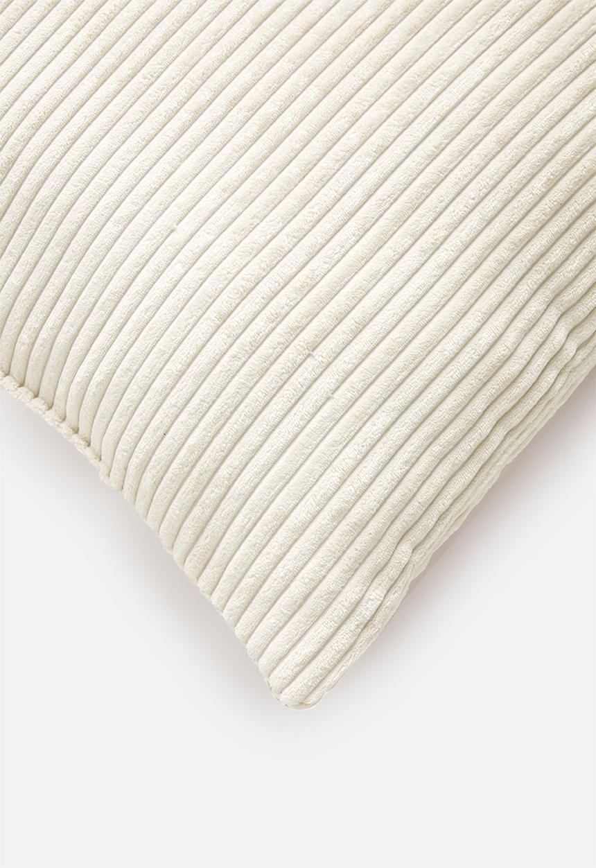 H&S - Corduroy cushion - cream