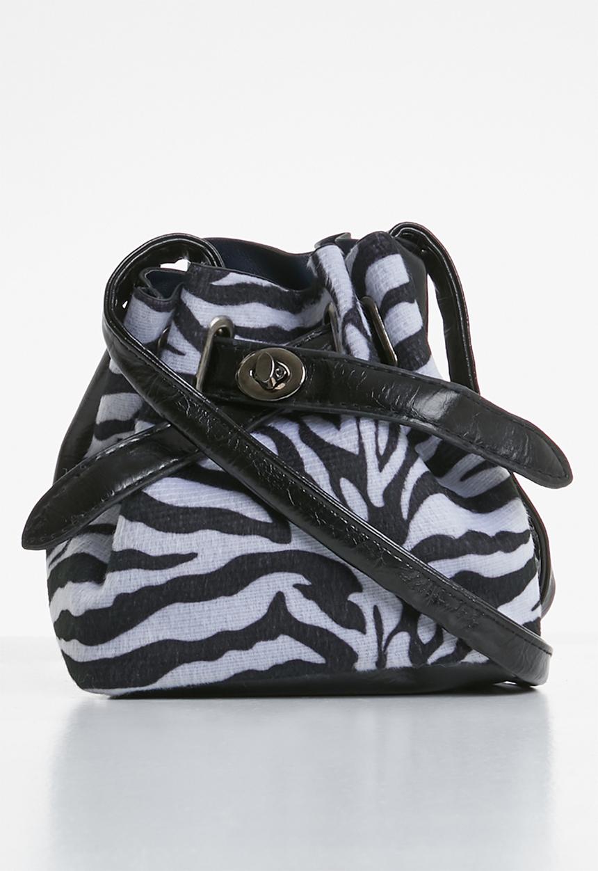 Superbalist - Zebra print bucket bag - black & white