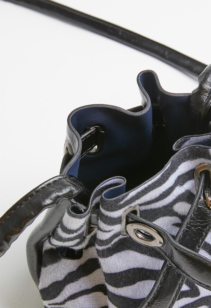 Superbalist - Zebra print bucket bag - black & white