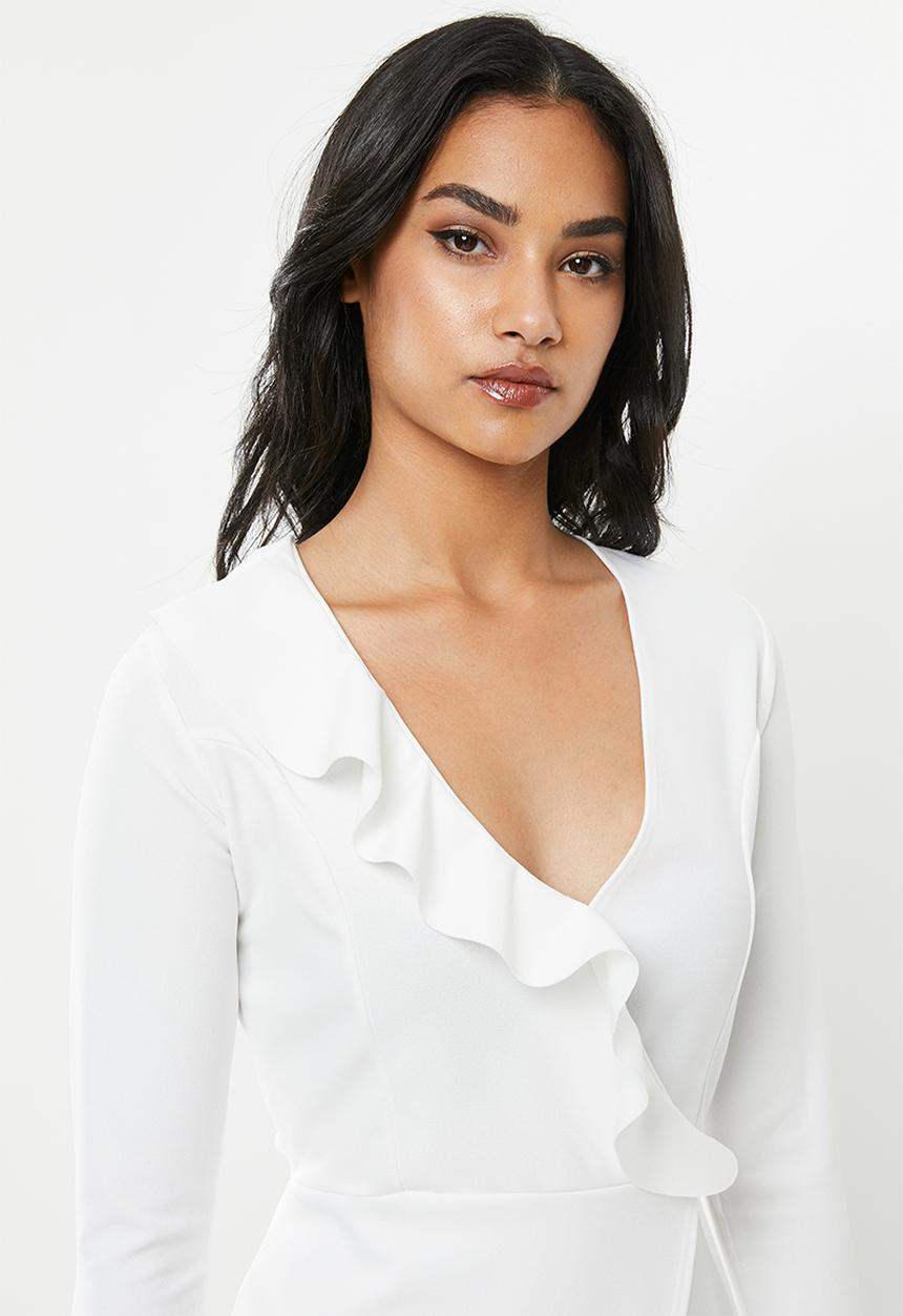 Missguided - Petite ruffle wrap over mini dress - white