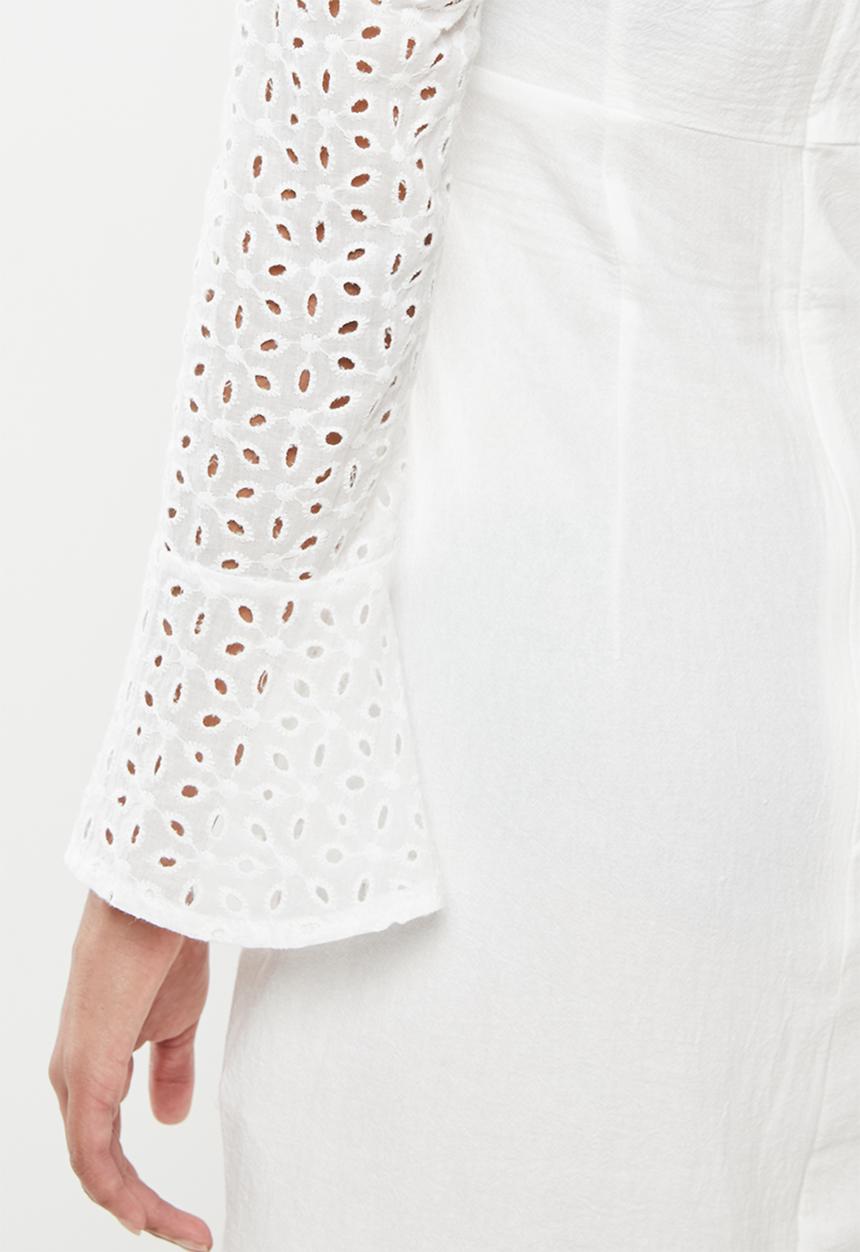 Missguided - Petite broidere sleeve milkmaid dress - white
