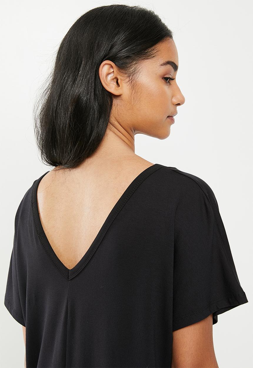 Missguided - Petite wide V-neck T-shirt dress - black