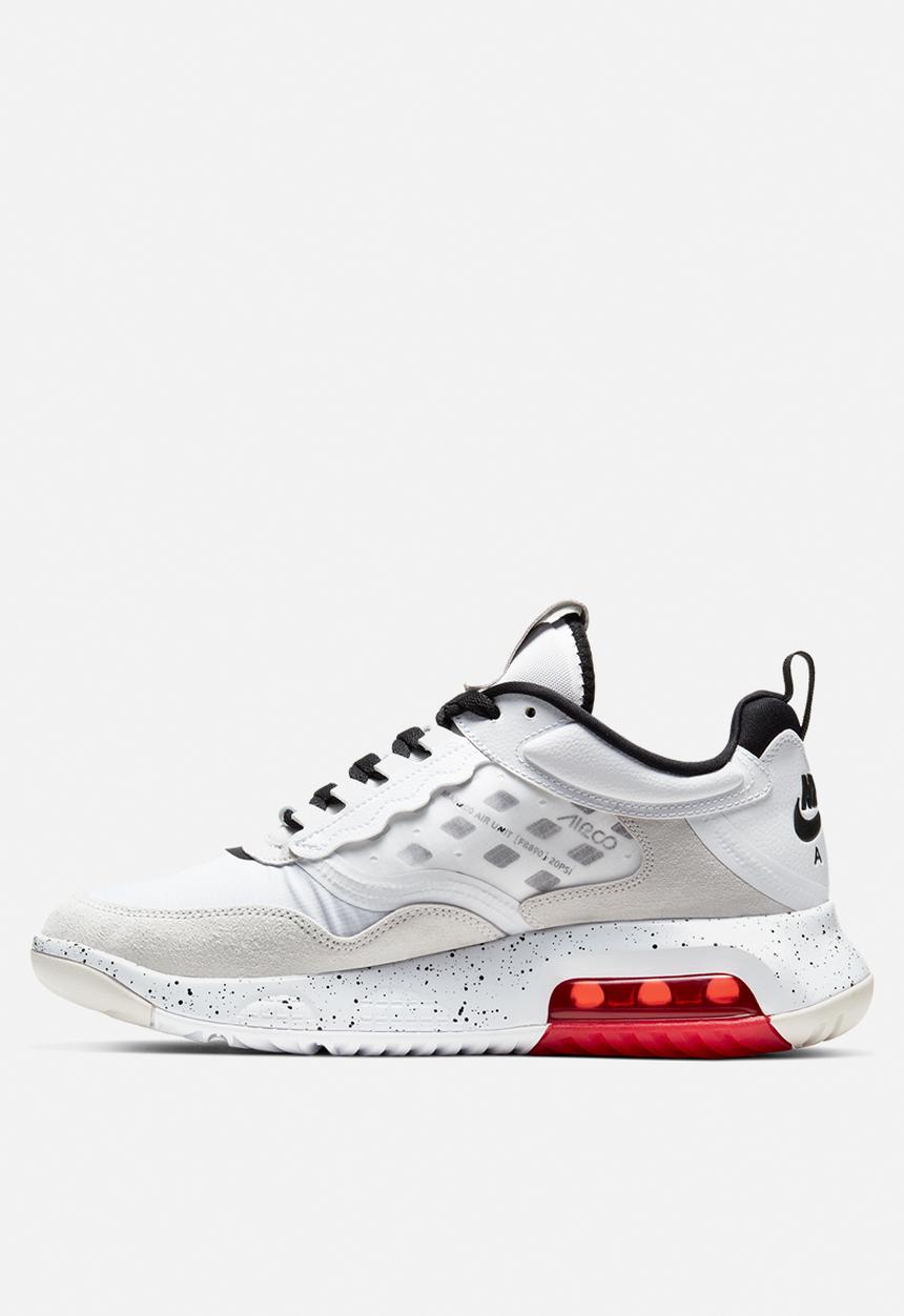 Nike - Jordan Air Max 200 - white / black-challenge red-vast grey
