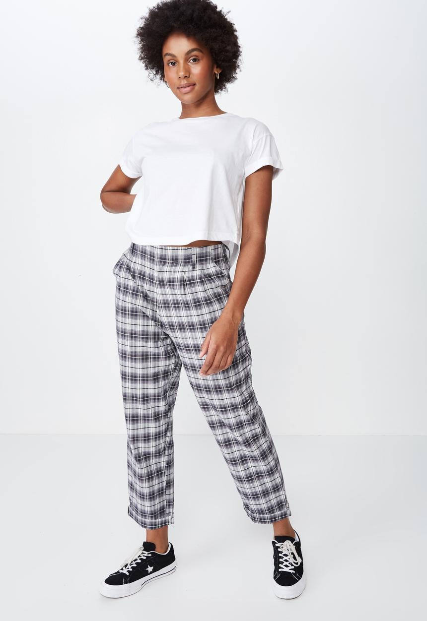 Factorie - Curved hem short sleeve top - white