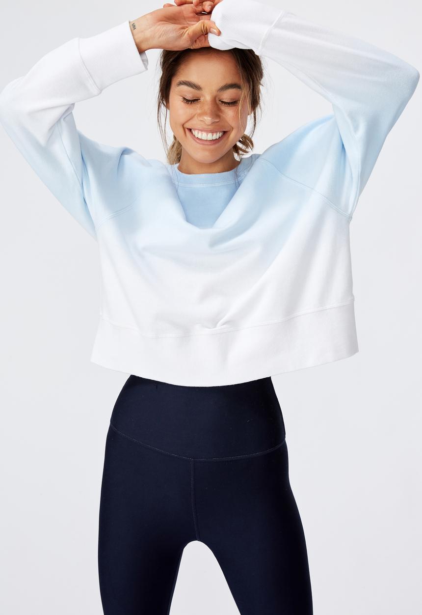 Cotton On - Raglan sleeve crew fleece dip dye - sky blue