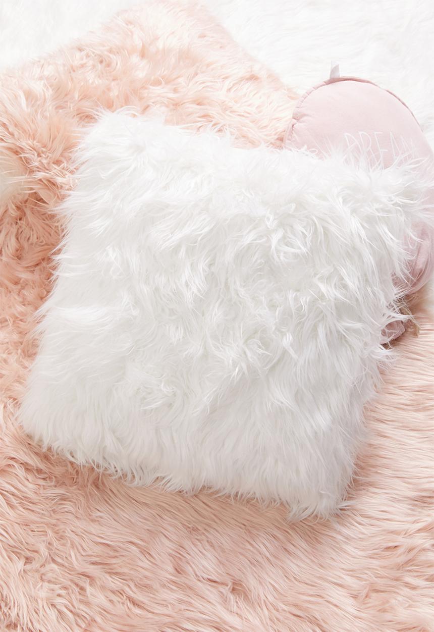 H&S - Fuzzy cushion - white