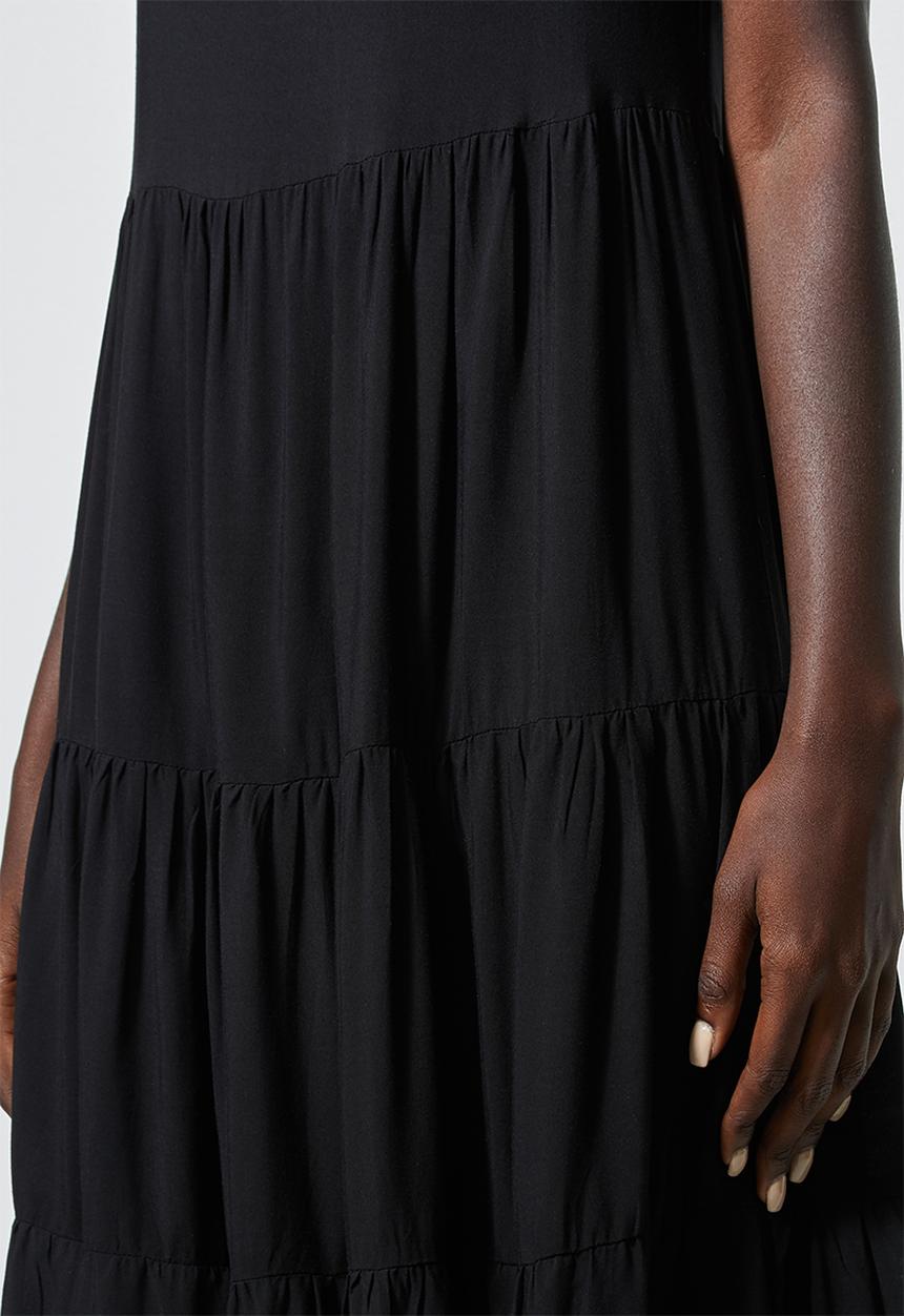 Superbalist - Sleeveless tiered dress - black