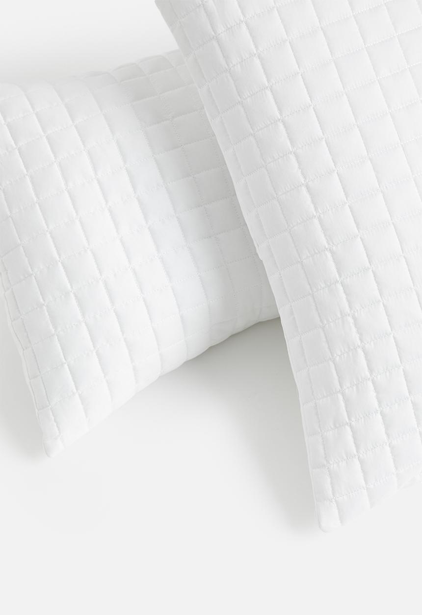 Sixth Floor - Cotton quilted pillowcase set - white