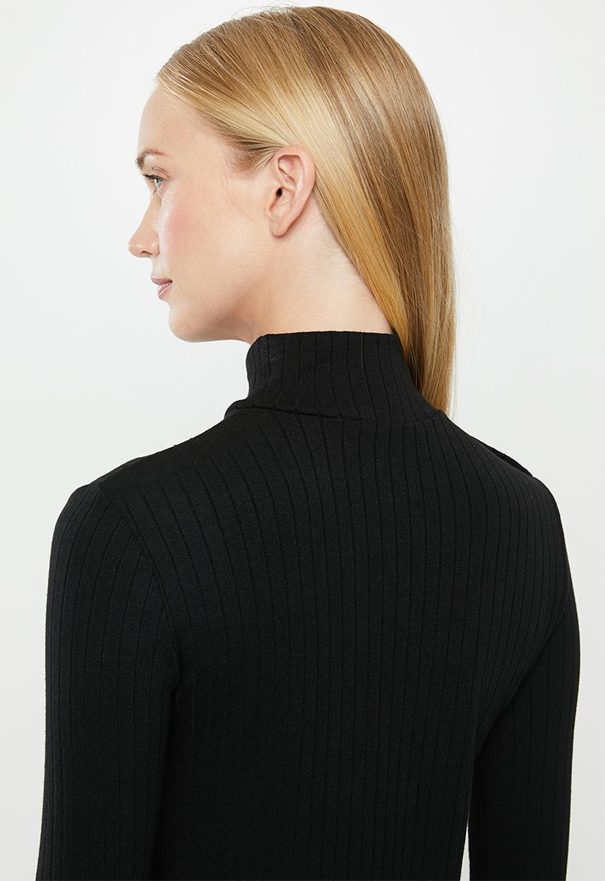 MANGO - Button ribbed top - black