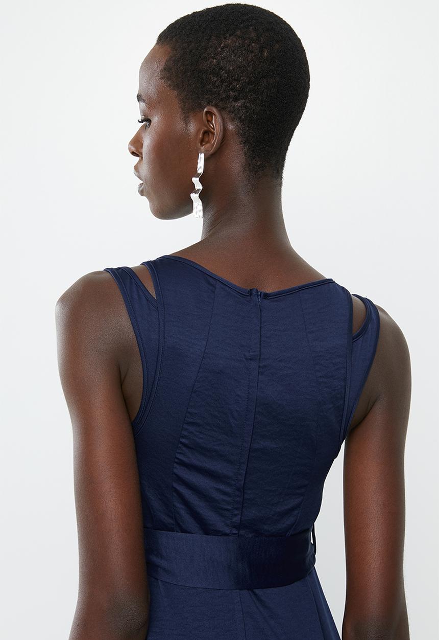 AMANDA LAIRD CHERRY - Double vest belted maxi - blue