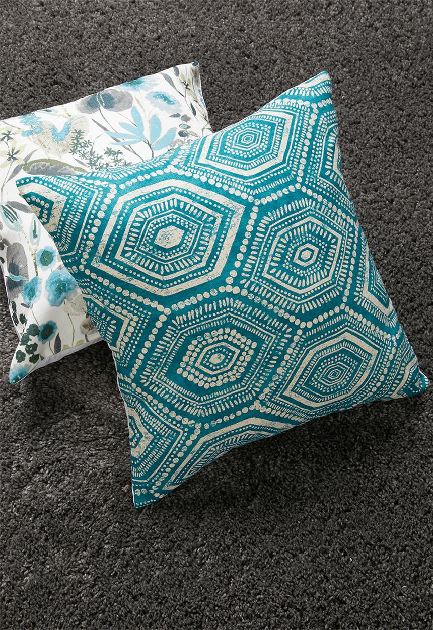 Grey Gardens - Dots cushion cover - aqua