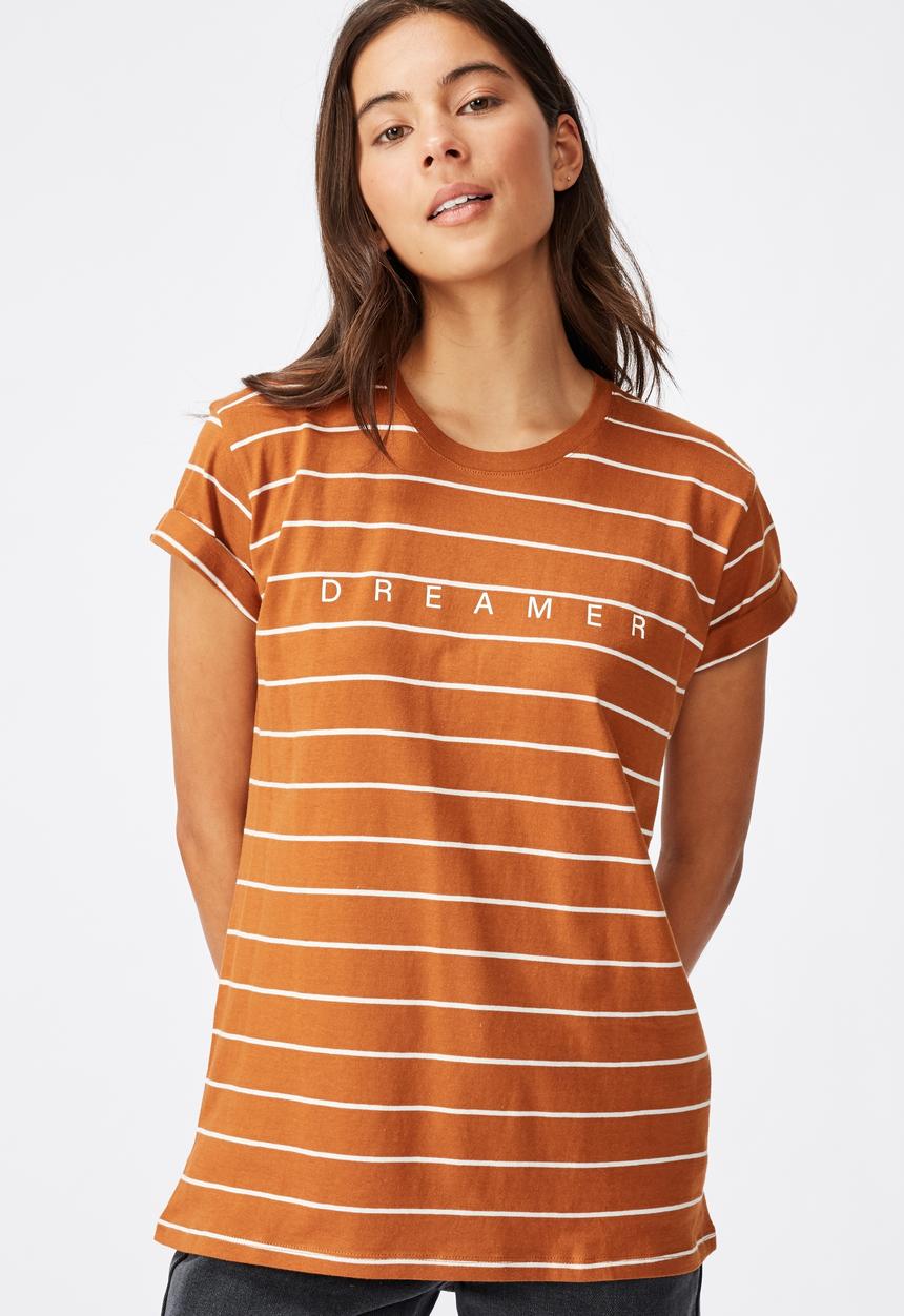 Cotton On - Classic slogan T-shirt dreamer - glazed ginger & gardenia stripe