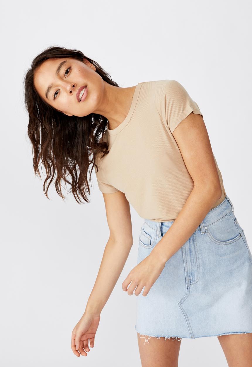 Cotton On - The girlfriend tee - beige