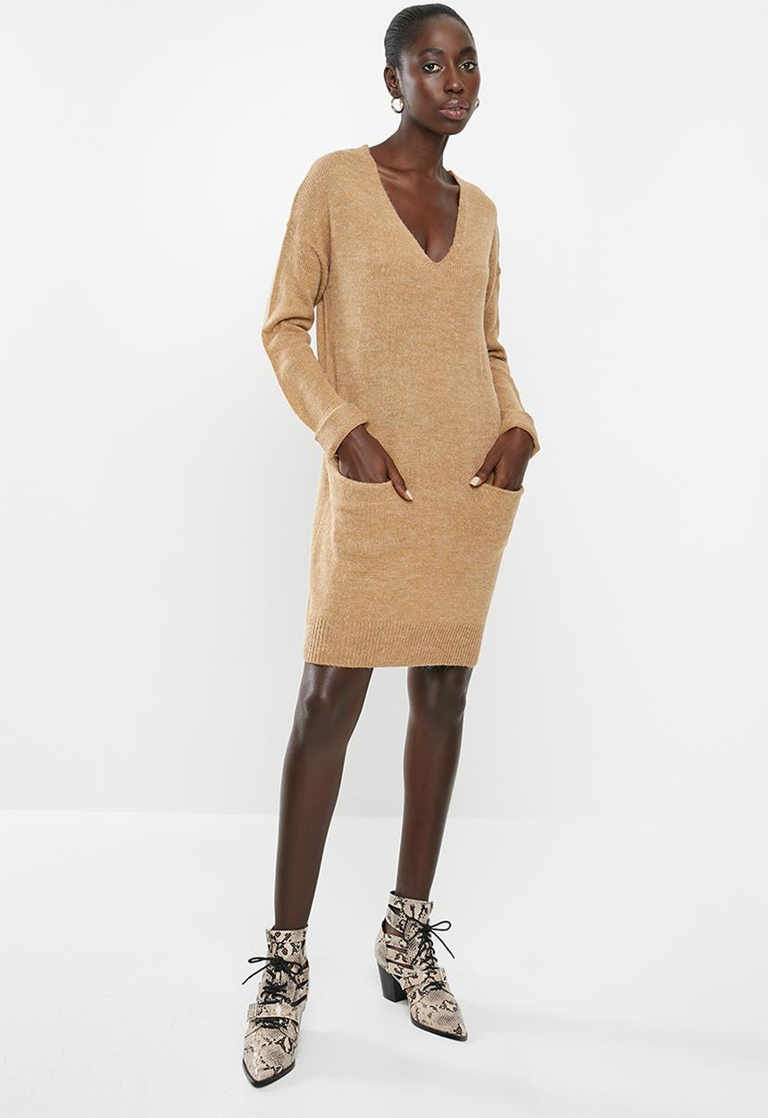 Brave Soul - V-neck front pockets knit dress - brown