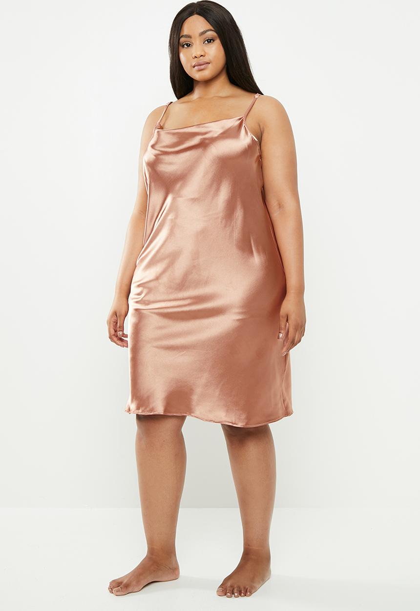 Superbalist - Plus nightie - rose gold champagne