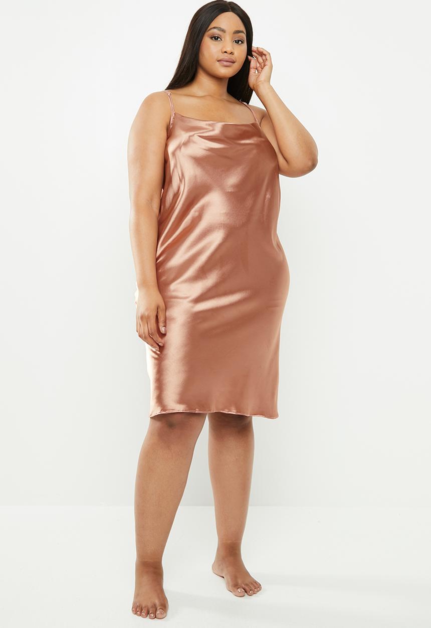 Superbalist - Plus nightie - rose gold champagne