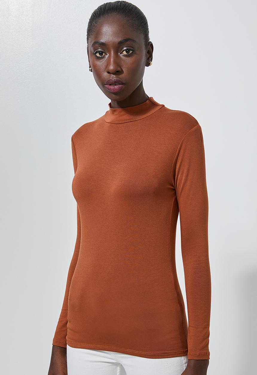 Superbalist - Long sleeve fitted high neck tee - brick red