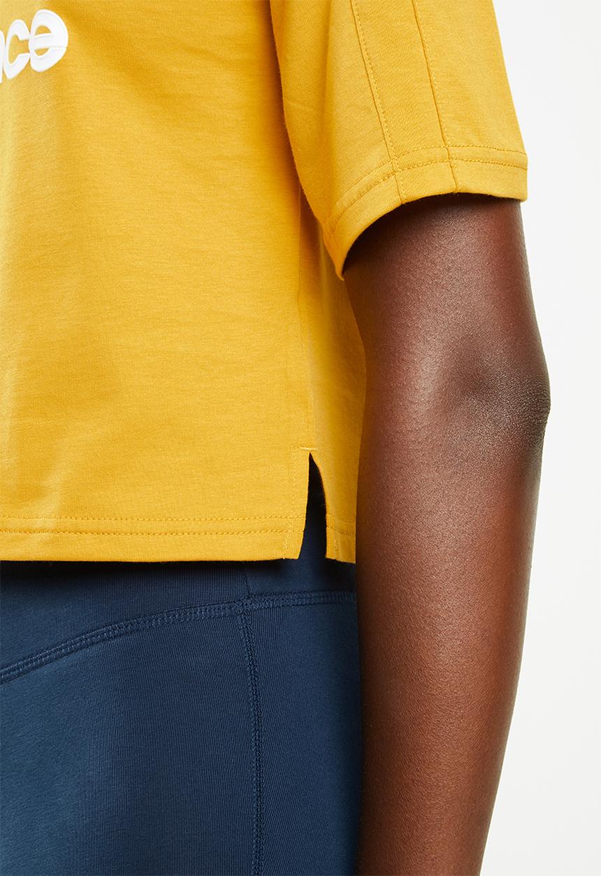 New Balance  - Future icons stacked tee - yellow 