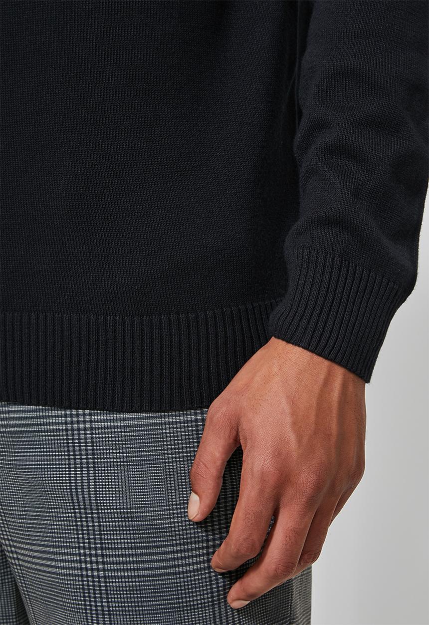 Superbalist - Premium slim fit roll neck knit - black