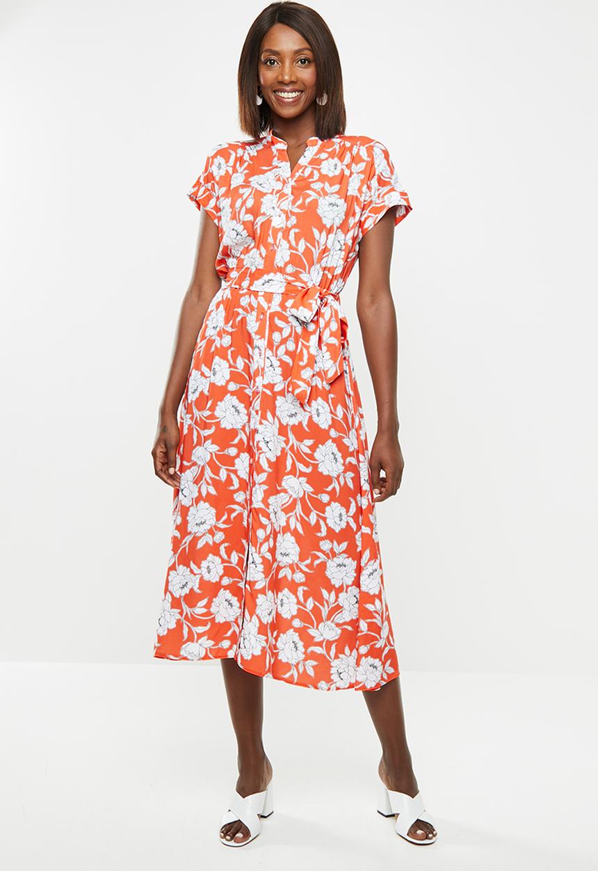 edit - Soft waist fit & flare dress - orange & white 